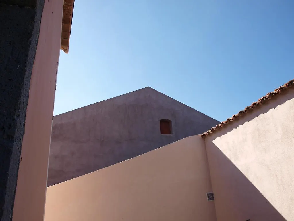 ファームステイ Passopisciaro A Barunissa Country Houseヴィラ イタリア